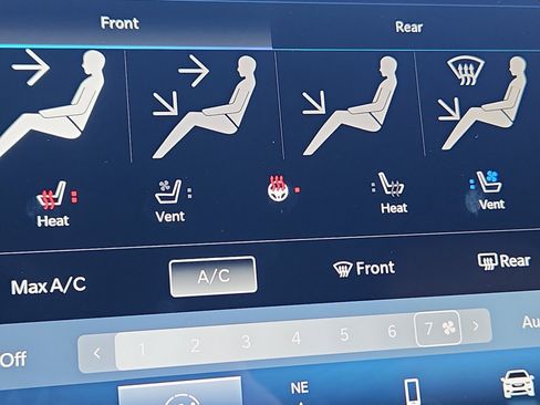 New 2026 Chrysler Pacifica Pinnacle image 31