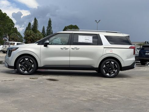 New 2027 Kia Carnival EX FWD image 7