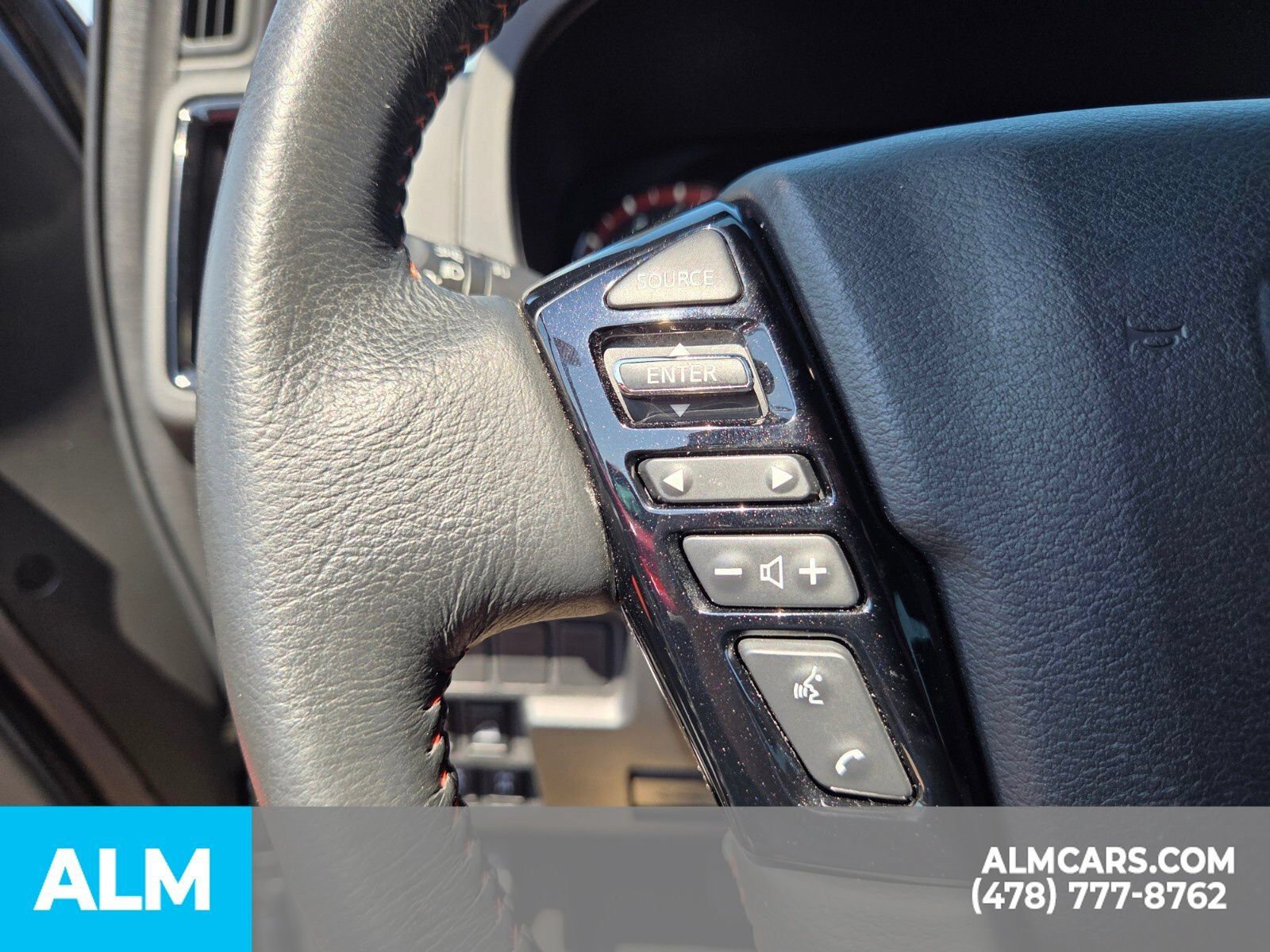 Used 2025 Nissan Frontier PRO-4X AWD/4WD image 24
