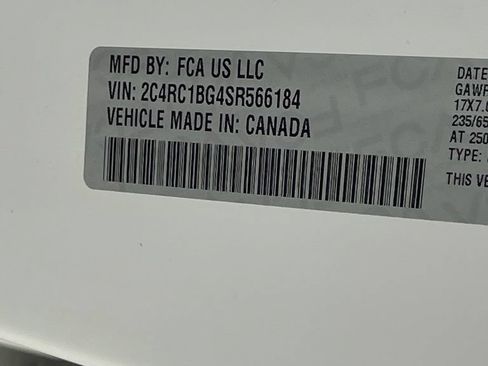 Used 2025 Chrysler Pacifica Select FWD image 33