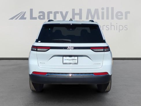 New 2026 Jeep Grand Cherokee Laredo X image 4