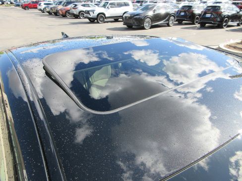 Used 2025 Lexus ES 300h w/ Accessory Package (Z2) image 16