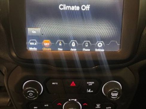 Used 2022 Jeep Renegade Latitude image 13