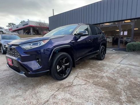 Certified 2019 Toyota RAV4 XSE image 2