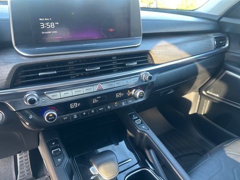 Used 2022 Kia Telluride SX w/ SX Prestige Package image 20