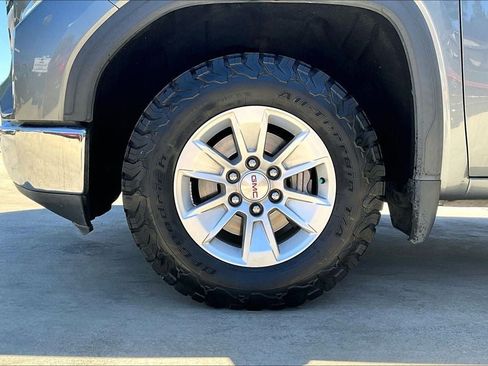 Used 2021 GMC Sierra 1500 SLE w/ Preferred Package RWD image 8