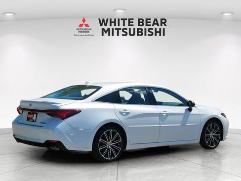 Used 2022 Toyota Avalon Touring FWD image 5