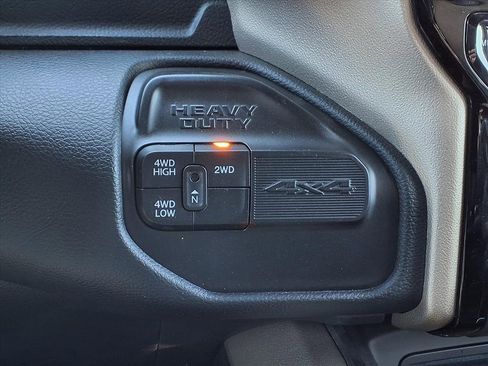 Used 2019 RAM 3500 Laramie w/ Black Appearance Package image 13