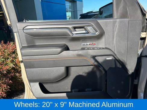 Used 2022 GMC Sierra 1500 AT4 w/ AT4 Preferred Package image 22