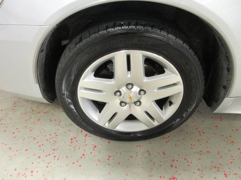 Used 2010 Chevrolet Impala LT image 17