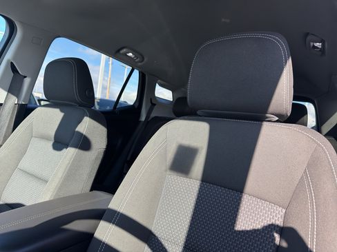 Used 2024 GMC Terrain SLE image 26