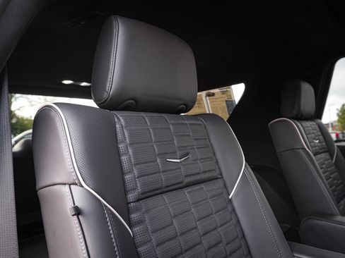 Used 2025 Cadillac Escalade Sport Platinum w/ LPO, ONYX Package image 37