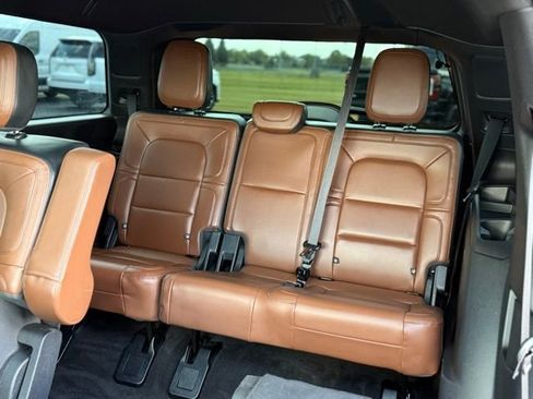 Used 2022 Lincoln Navigator Reserve image 24