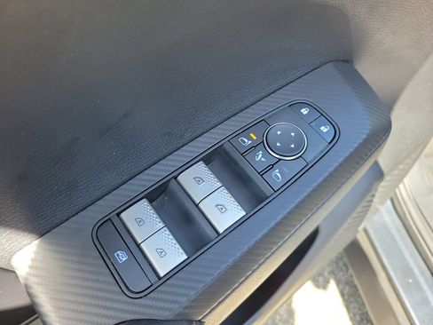 Used 2024 Mitsubishi Outlander SE Black Edition FWD image 18