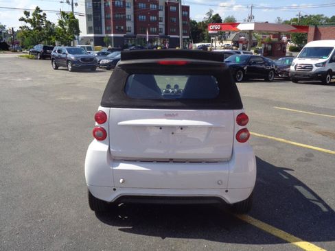 Used 2013 smart fortwo passion RWD image 7