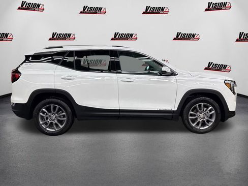 Used 2024 GMC Terrain SLT image 4