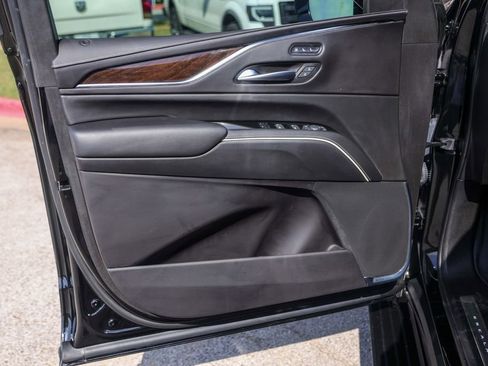 Used 2023 Cadillac Escalade Sport Platinum RWD image 25