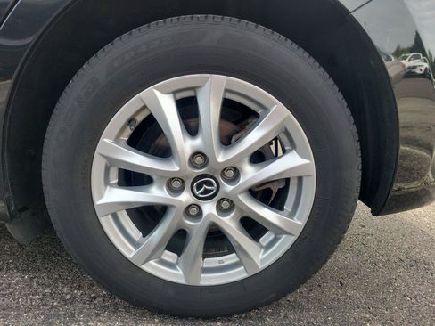 Used 2018 MAZDA MAZDA3 Sport FWD image 5