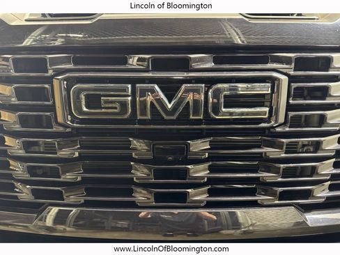 Used 2024 GMC Sierra 3500 Denali Ultimate AWD/4WD image 11