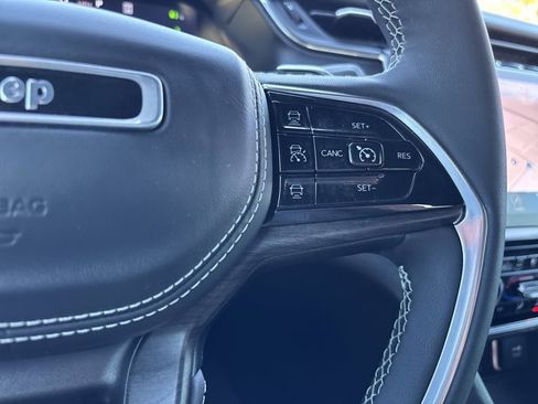 Used 2023 Jeep Grand Cherokee Overland w/ Luxury Tech Group IV image 31