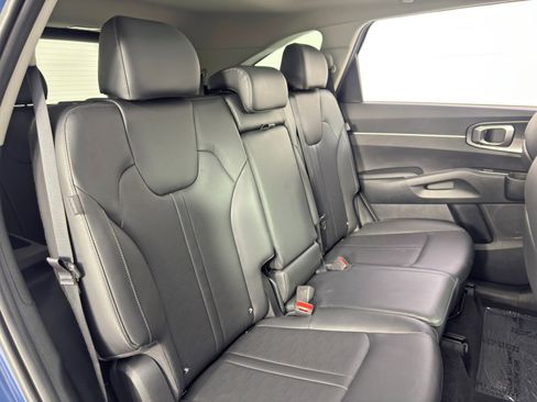 Used 2024 Kia Sorento S w/ Panoramic Sunroof Package image 34