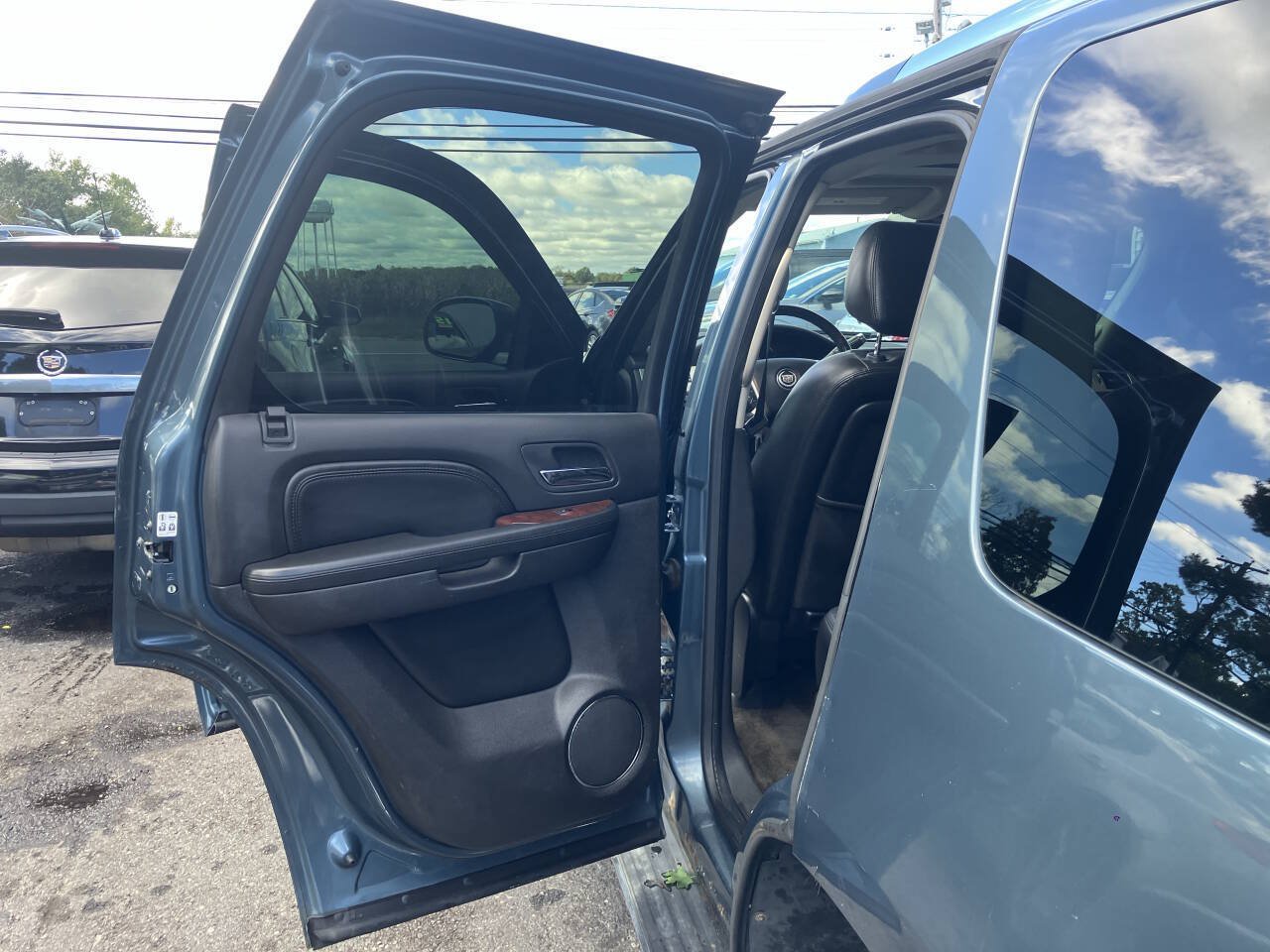 Used 2008 Cadillac Escalade AWD image 17
