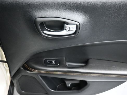 Used 2020 Jeep Compass Limited w/ Premium Lighting Group AWD/4WD image 33