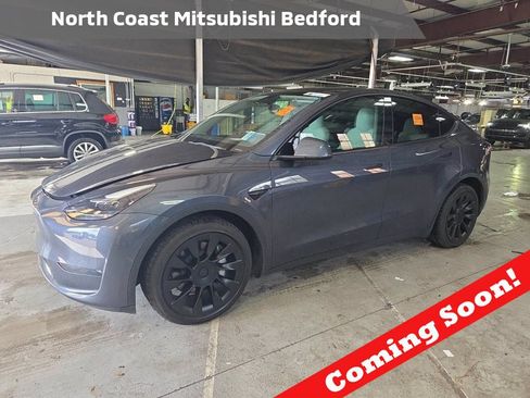 Used 2023 Tesla Model Y Long Range AWD/4WD image 1