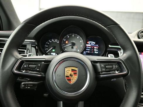 Used 2022 Porsche Macan S image 11