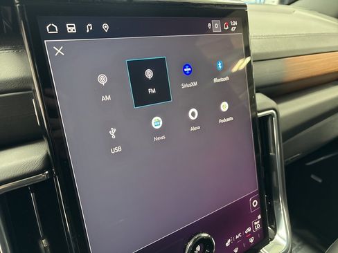 Used 2025 GMC Yukon XL Denali image 18