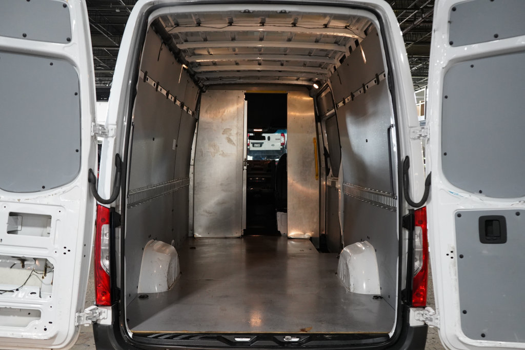Used 2023 Mercedes-Benz Sprinter 2500 image 16