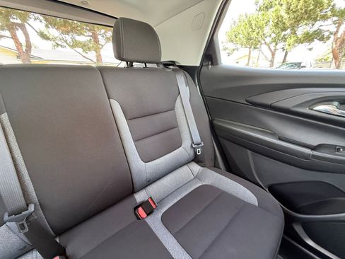 Used 2025 Chevrolet TrailBlazer LT image 34