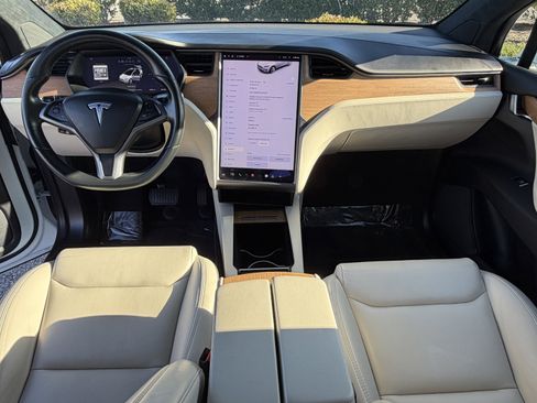 Used 2020 Tesla Model X Long Range image 28