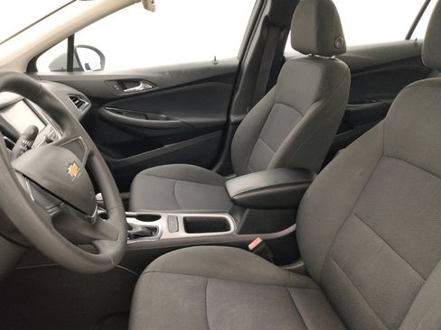Used 2017 Chevrolet Cruze LS FWD image 17
