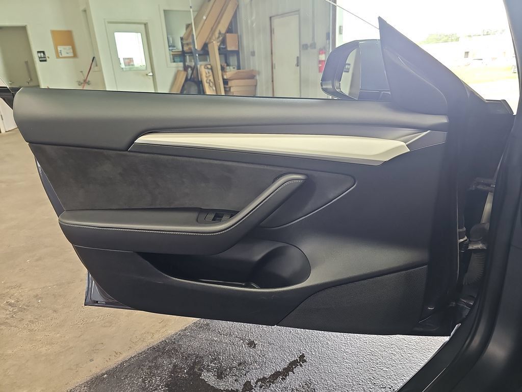Used 2023 Tesla Model 3 Standard Range RWD image 28