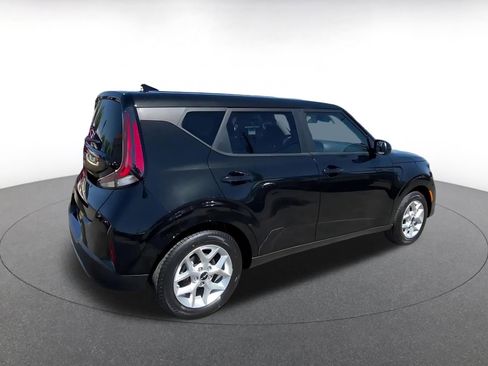 Used 2025 Kia Soul LX w/ LX Technology Package image 15