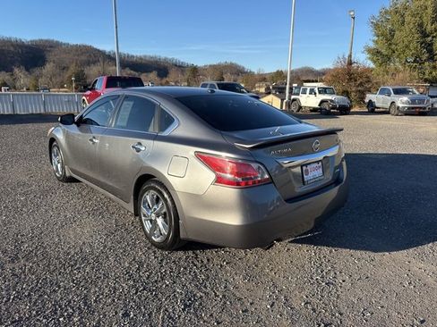 Used 2014 Nissan Altima 2.5 SL w/ Technology Package image 6