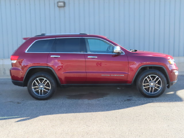 Used 2018 Jeep Grand Cherokee Limited w/ Trailer Tow Group IV AWD/4WD image 3