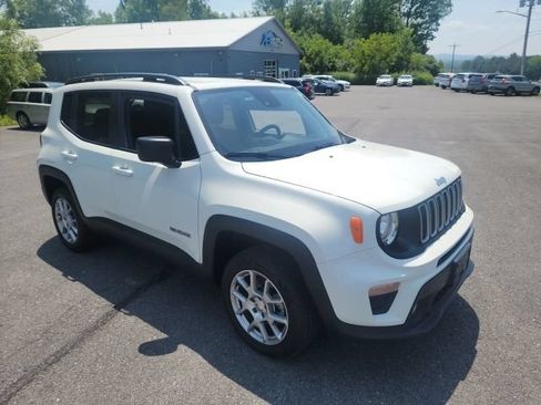 Used 2023 Jeep Renegade Latitude w/ Premium Group AWD/4WD image 6