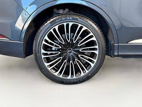 Used 2023 Lincoln Aviator Black Label w/ Dynamic Handling Package AWD/4WD image 44