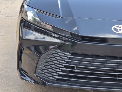 Used 2025 Toyota Camry LE FWD image 5