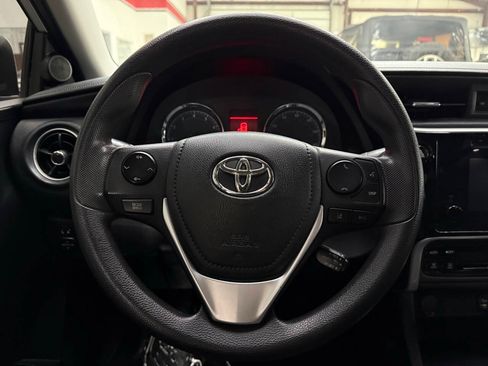 Used 2019 Toyota Corolla LE FWD image 22