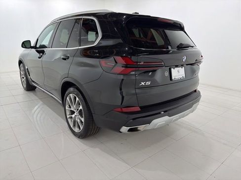 Certified 2024 BMW X5 xDrive40i w/ Premium Package AWD/4WD image 3