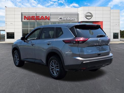 Used 2026 Nissan Rogue SV AWD/4WD image 5