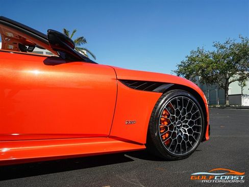Used 2023 Aston Martin DBS Superleggera Volante RWD image 70