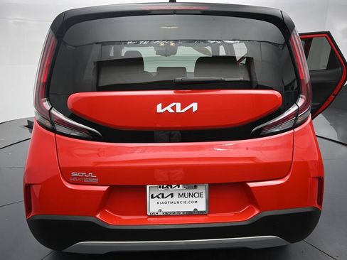Certified 2024 Kia Soul S FWD image 9