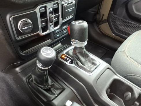 Used 2025 Jeep Wrangler Unlimited Sport AWD/4WD image 23