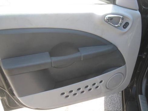 Used 2007 Chrysler PT Cruiser Touring w/ Fleet Value Group I FWD image 17
