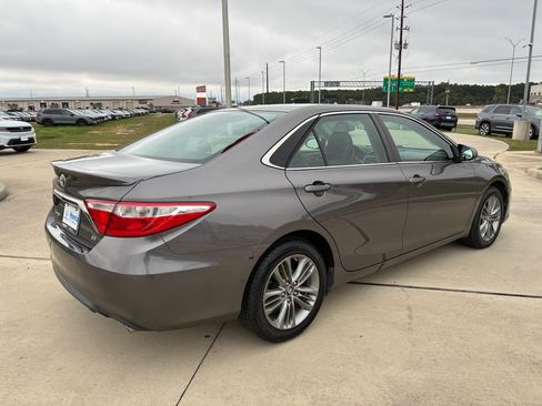 Used 2017 Toyota Camry SE image 8