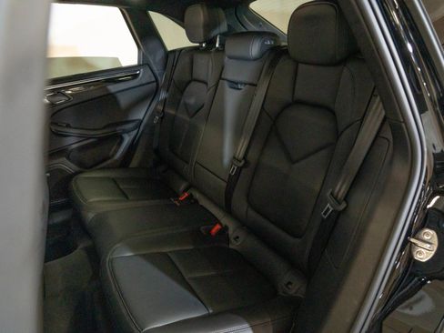 Certified 2026 Porsche Macan AWD/4WD image 17
